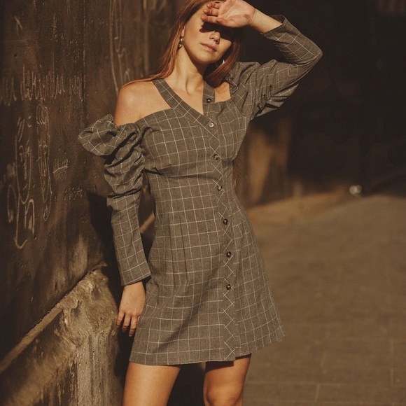 New QUAINT Elizabeth Dress - Picture 4 of 7